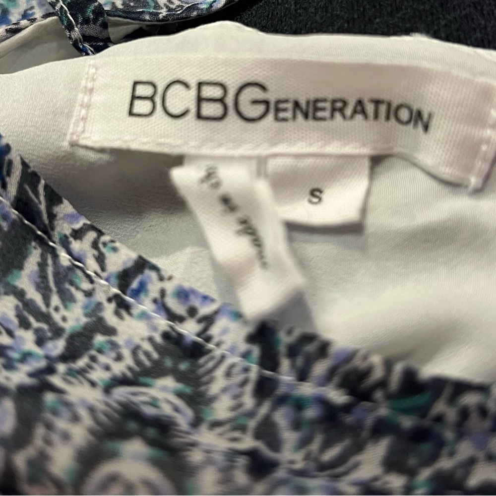 Bcbgeneration Dark Wave Wing Sleeve Drawstring V … - image 8